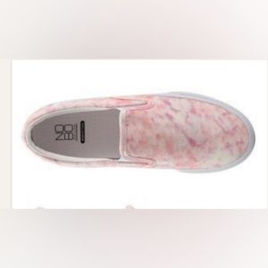 No Boundaries Women's Twin Gore Casual Slip On Shoe 8.5 Pink Tie Dye